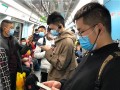 地铁上玩VR忘记插耳机（地铁不带耳机）